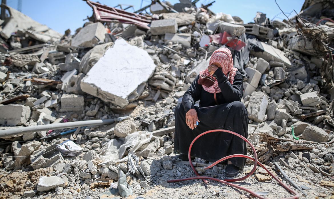 "Plano de paz de Gaza tem bombas diárias 3 anos após início da guerra