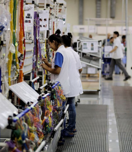 Faturamento da indústria cai 3,5% em agosto, informa CNI