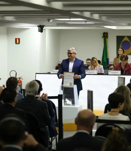Maior leilão do pré-sal termina com sete dos 13 blocos arrematados