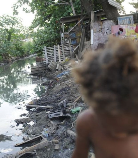 Brasil: 30 milhões de crianças estão expostas aos riscos climáticos 