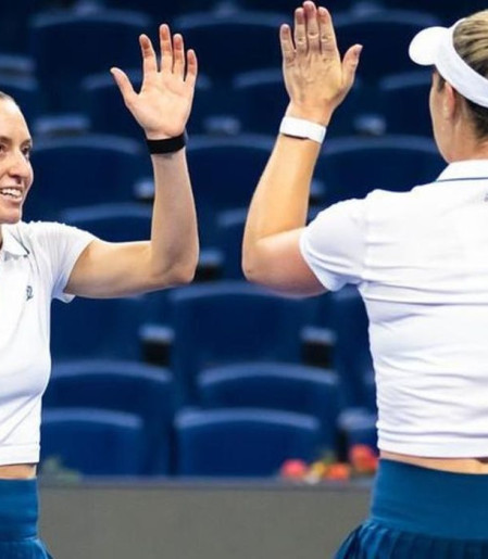 Dupla de Stefani bate campeãs olímpicas e avança à semi em Pequim 