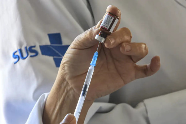 Meningite: quatro cidades do Rio ofertam vacina a pessoas até 24 anos