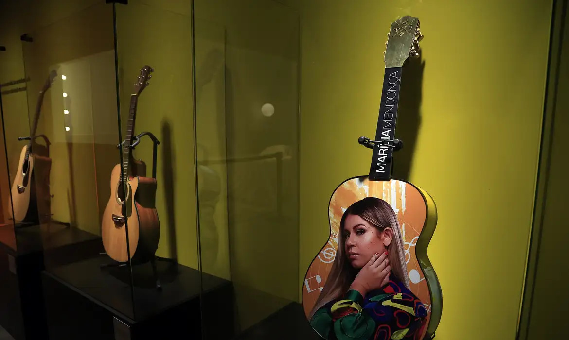 Cantora Marília Mendonça ganha exposição sensorial no MIS