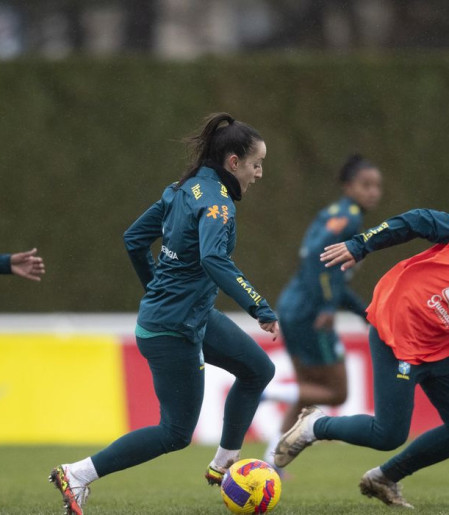 Seleção feminina estreia no Beira-Rio em amistoso contra Argentina
