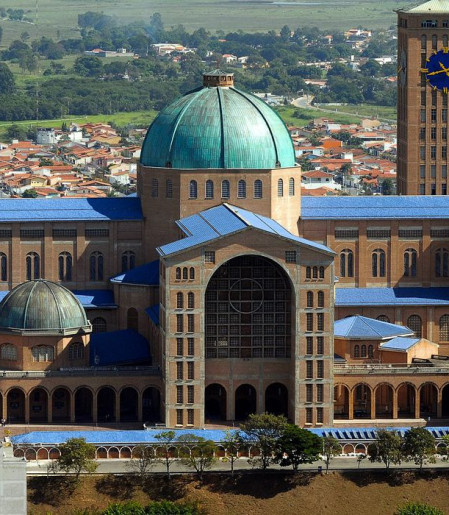 Santuário de Aparecida terá missas, consagração e procissão no feriado