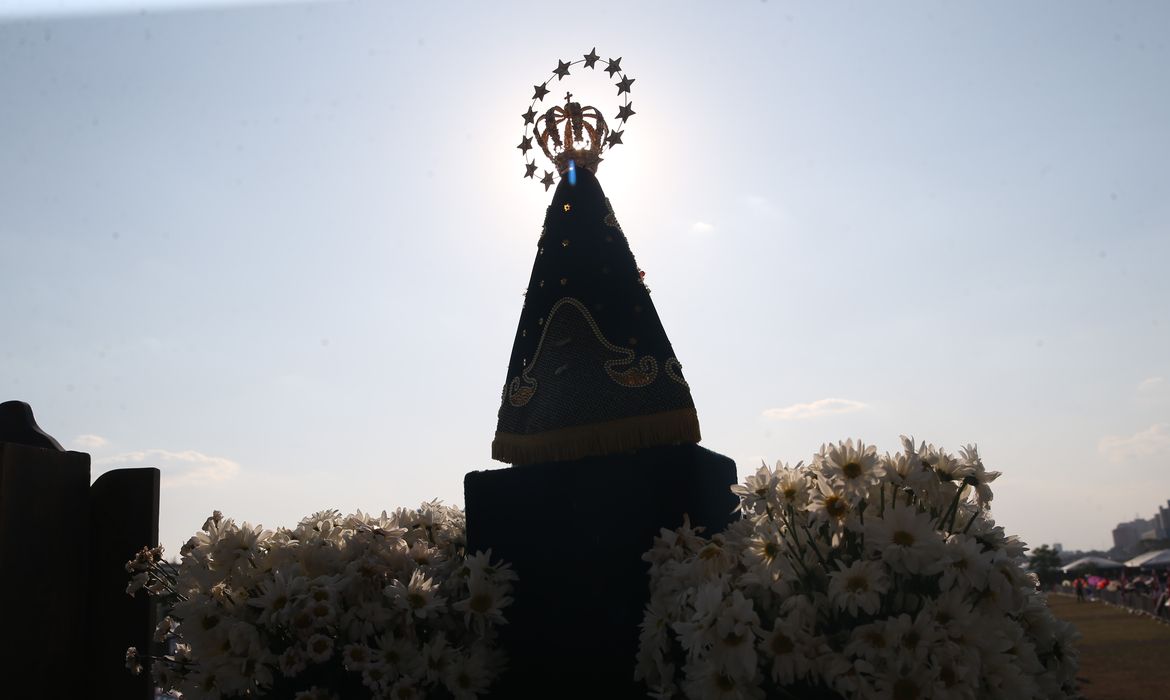 Arcebispo de Aparecida pede desarmamento e atenção à fome e à pobreza