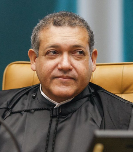 Nunes Marques suspende novos posts e seguidores no Exército do Lula 