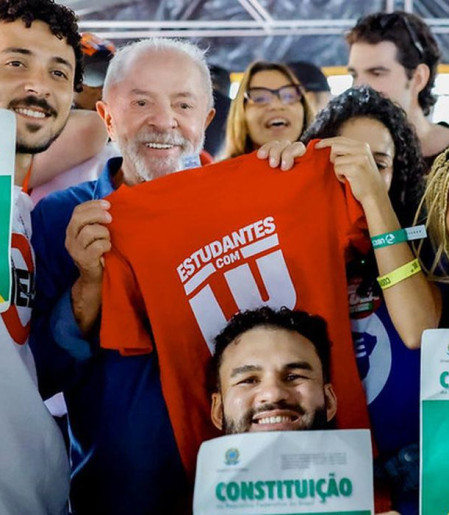 Lula garante versão universitária do Pé de Meia caso seja reeleito
