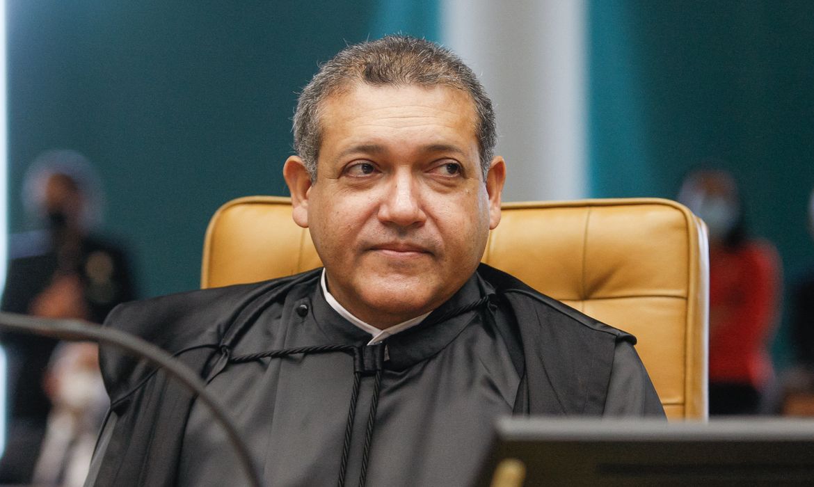 Nunes Marques suspende novos posts e seguidores no Exército do Lula 