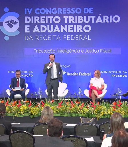 Durigan defende Receita como plataforma de inteligência do Estado