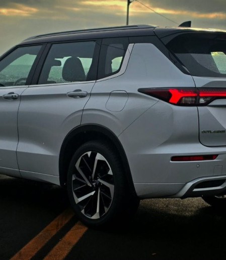 Mitsubishi equilibra requinte, funcionalidade e eficiência