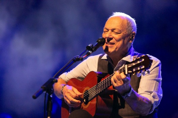 Toquinho apresenta cl&aacute;ssicos de seus 60 anos de carreira no Theatro Pedro II