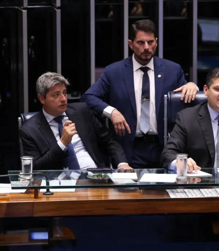 Alcolumbre retira PEC da Segurança Pública da pauta do Senado