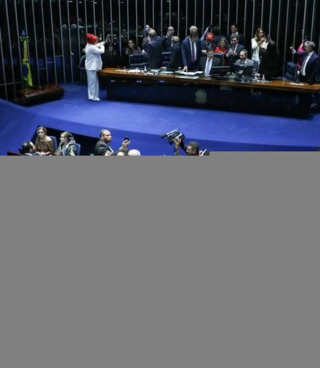 Imprensa estrangeira vê vitória de Lula em aprovação do fim da 6x1