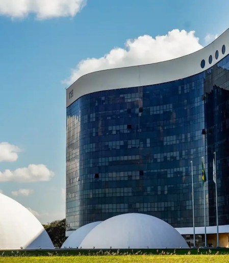 TSE nega pedido da campanha de Flávio para barrar posts de sindicatos