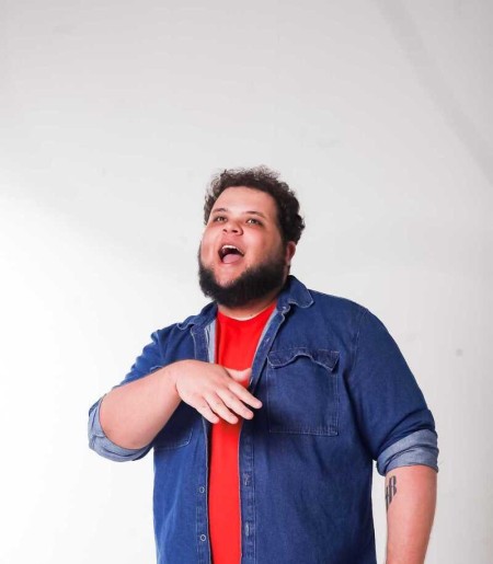 Victor Ahmar se apresenta neste domingo em Ribeirão