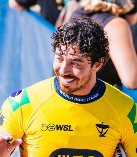 Surfe: Yago Dora, Ítalo Ferreira e Medina vão às quartas em Peniche 