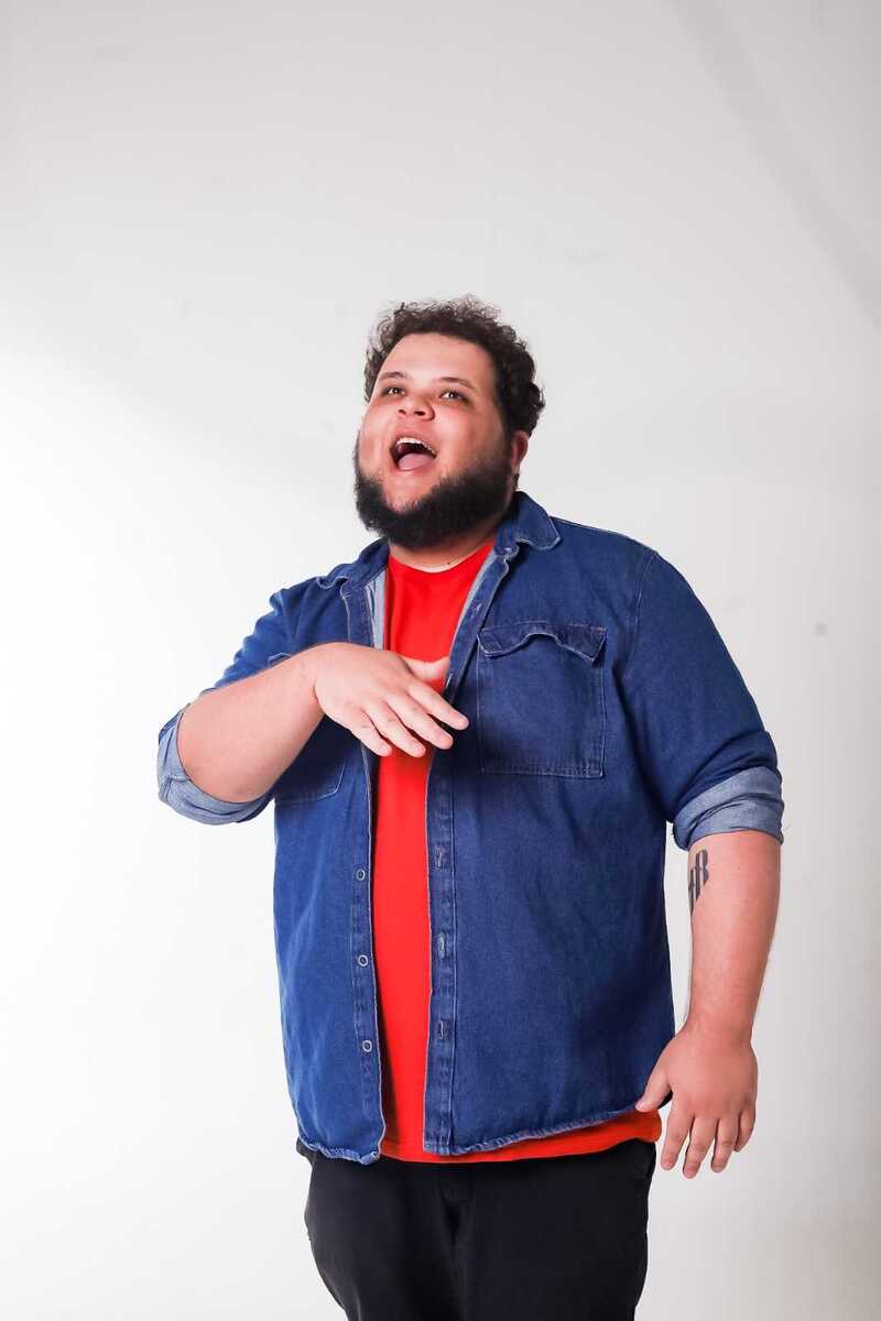 Victor Ahmar se apresenta neste domingo em Ribeirão