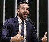 Deputado André Janones é internado com arritmia em São Paulo