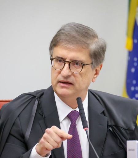 PGR não vê abuso de André Mendonça em investigação contra Moraes