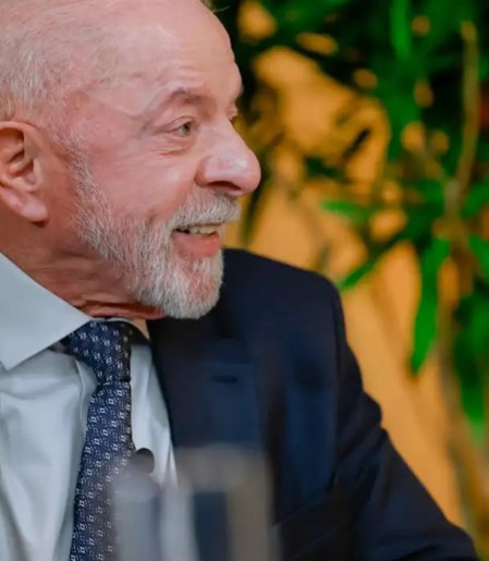 Lula diz que vai entregar amanhã ao TSE pedido de abertura de sigilo