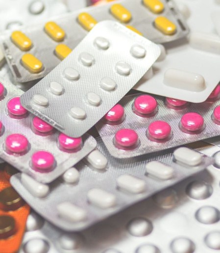 Anvisa proíbe lotes de medicamento para tratar câncer