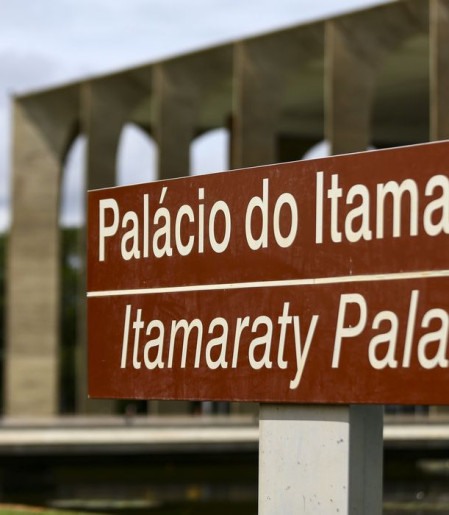 Itamaraty acusa Milei de tentar interferir na eleição brasileira