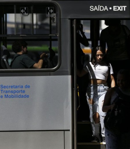 Governo envia ao Congresso proposta de tarifa zero no transporte