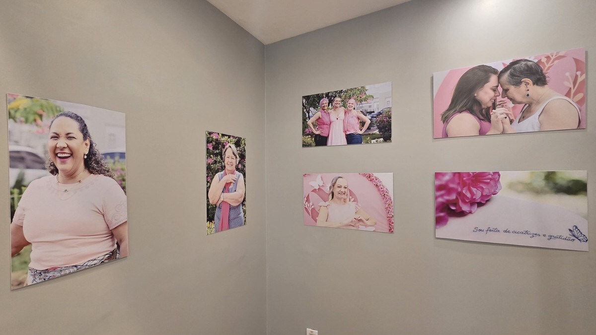 Retratos de mulheres atendidas pelo Hospital das Cl&iacute;nicas de Ribeir&atilde;o Preto integram exposi&ccedil;&atilde;o do Outubro Rosa no ShoppingSanta&Uacute;rsula