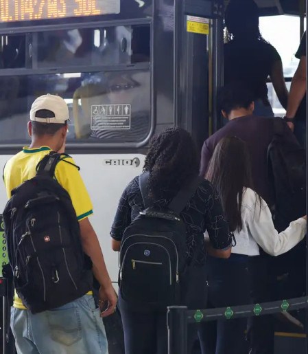 Prefeituras e estados devem garantir transporte gratuito no 2° turno
