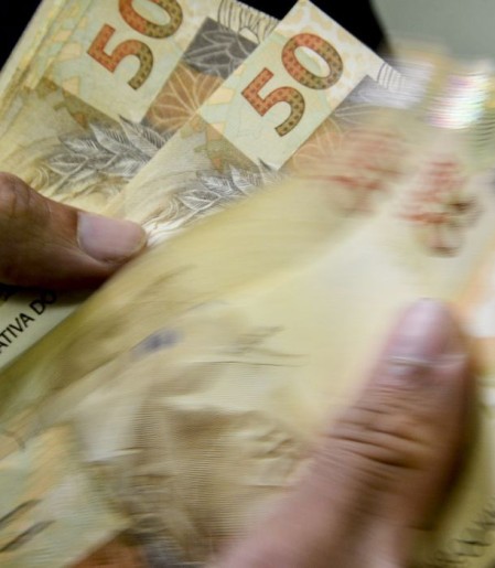 Portaria convoca instituições financeiras para 3ª fase do Desenrola