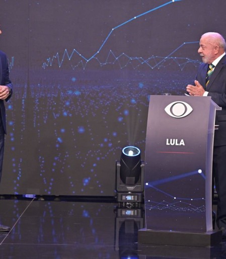 Mendonça diz que Flávio e Lula podem divulgar sigilos