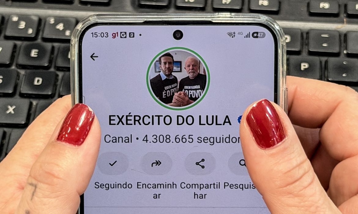Presidente do TSE pede à Meta relatório sobre canal Exército do Lula 