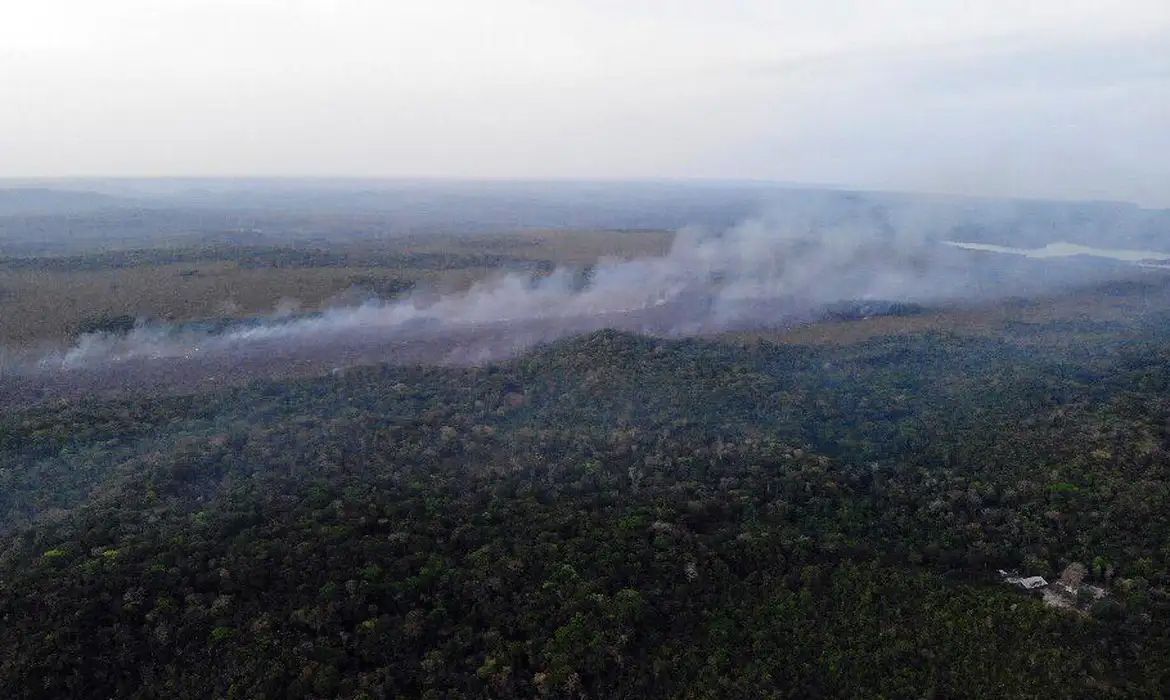 Governo intensifica reforços para combater incêndios no Pará