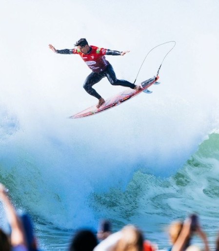 Surfe: Medina é vice-campeão em Peniche e sobe para 4º no ranking