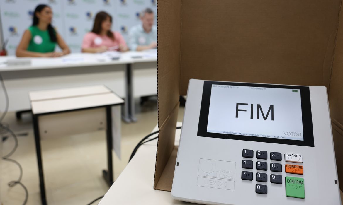 Saiba os direitos de idosos e pessoas com deficiência para votar