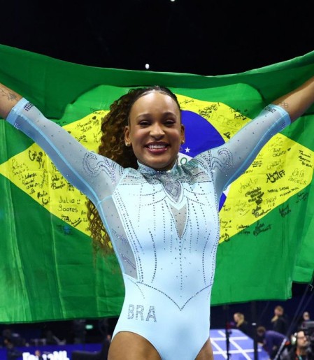 Rebeca Andrade conquista o tri no Mundial de Ginástica na Holanda 