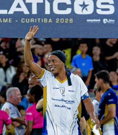 Ronaldinho Gaúcho anuncia volta aos gramados pelo italiano Ravenna