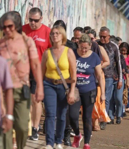 Lula pede prorrogação de votação em cidades com falhas no transporte