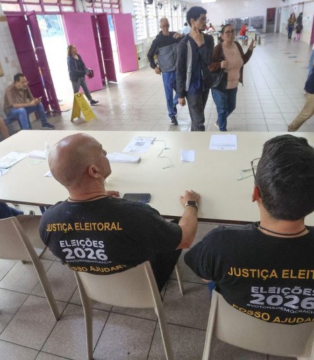 Apesar das fortes chuvas, eleições seguem tranquilas em São Paulo