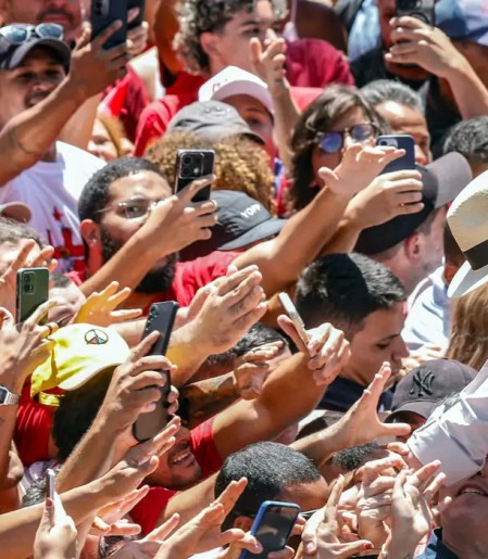 Presidente do TSE liga para Lula para parabenizar reeleição