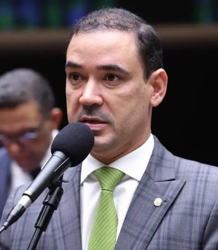 Vicentinho Júnior é eleito governador do estado do Tocantins
