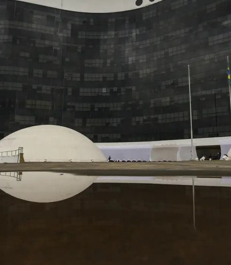 TSE diz que contagem dos votos será retomada às 19h
