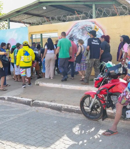 Eleitores do DF acordam cedo para garantir voto no segundo turno