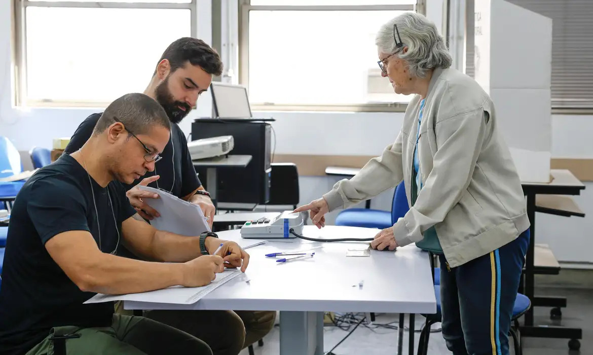 Confira horário de votação neste domingo, segundo turno das eleições
