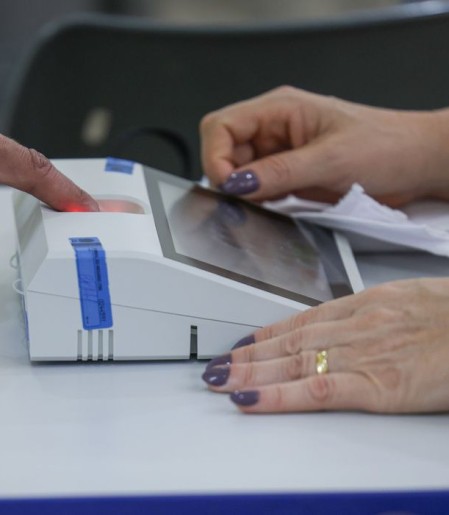 Plebiscito: eleitores de 6 cidades decidem transferência de distritos 