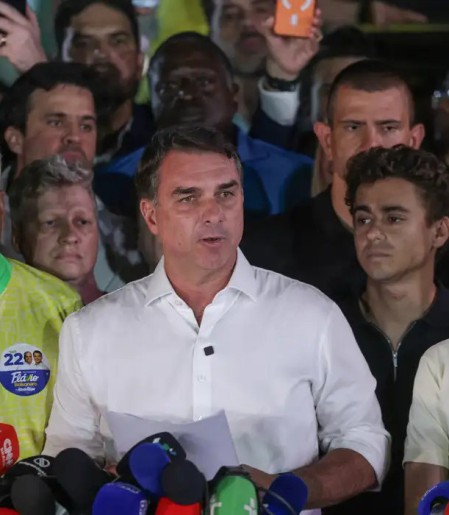Flávio não reconhece vitória de Lula e tentará anulação do pleito