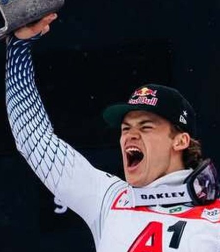 Lucas Pinheiro abre temporada com ouro em slalom gigante na Áustria