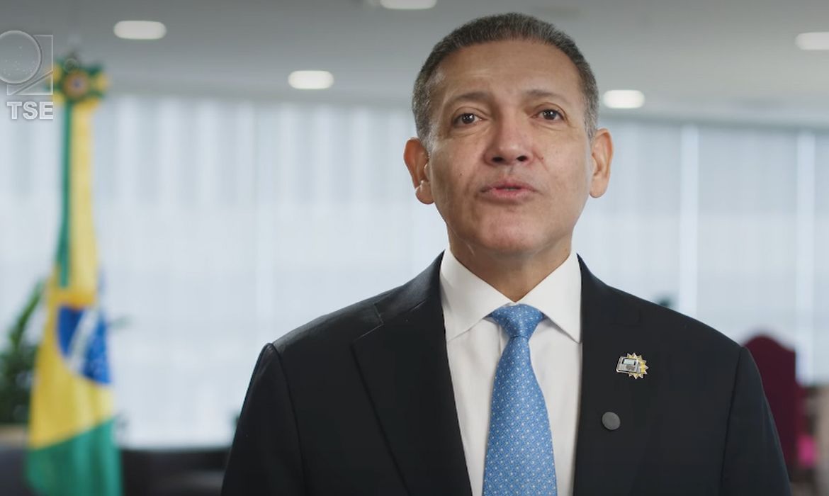 TSE nega acusação de Flávio sobre expulsão de fiscais de sala-cofre