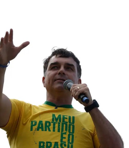 Aliado de Trump diz que Flávio Bolsonaro chegou aos EUA